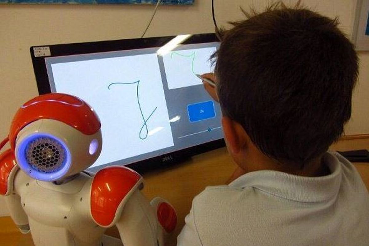 اختراع رباتی برای کمک به دانش آموزان دارای اختلال یادگیری
