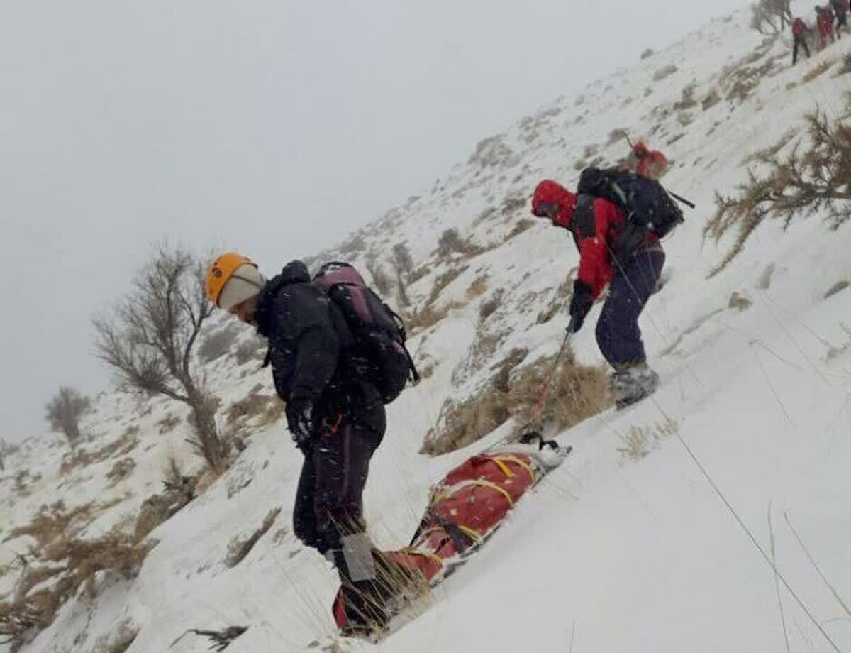 پایان عملیات جستجو  با پیدا شدن جسد آخرین کوهنورد مفقودی حادثه بهمن اشترانکوه