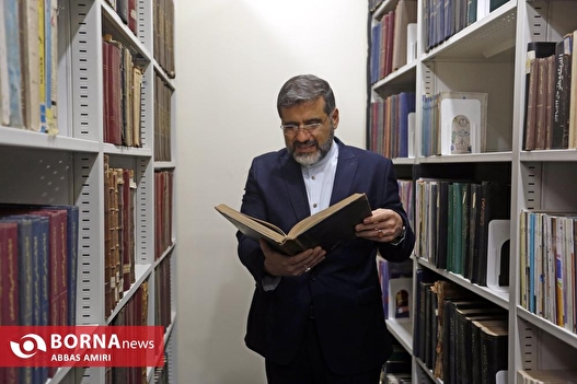 بازگشایی قدیمی‌ترین کتابخانه عمومی شیراز با حضور وزیر ارشاد
