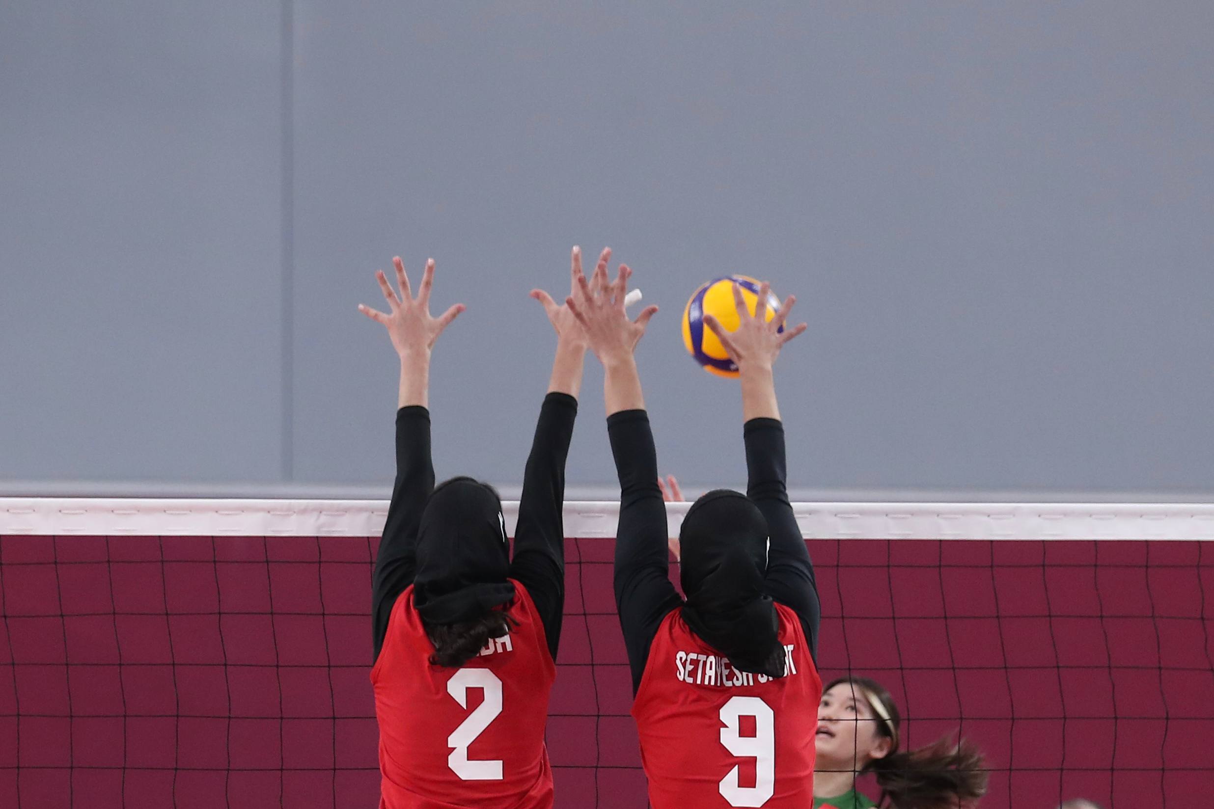 تأهّل منتخب إيران لكرة الصالات لفئة الشباب والمنتخب النسائي للكرة الطائرة إلى نصف النهائي / البرونزية لممثّل إيران في رمي القرص