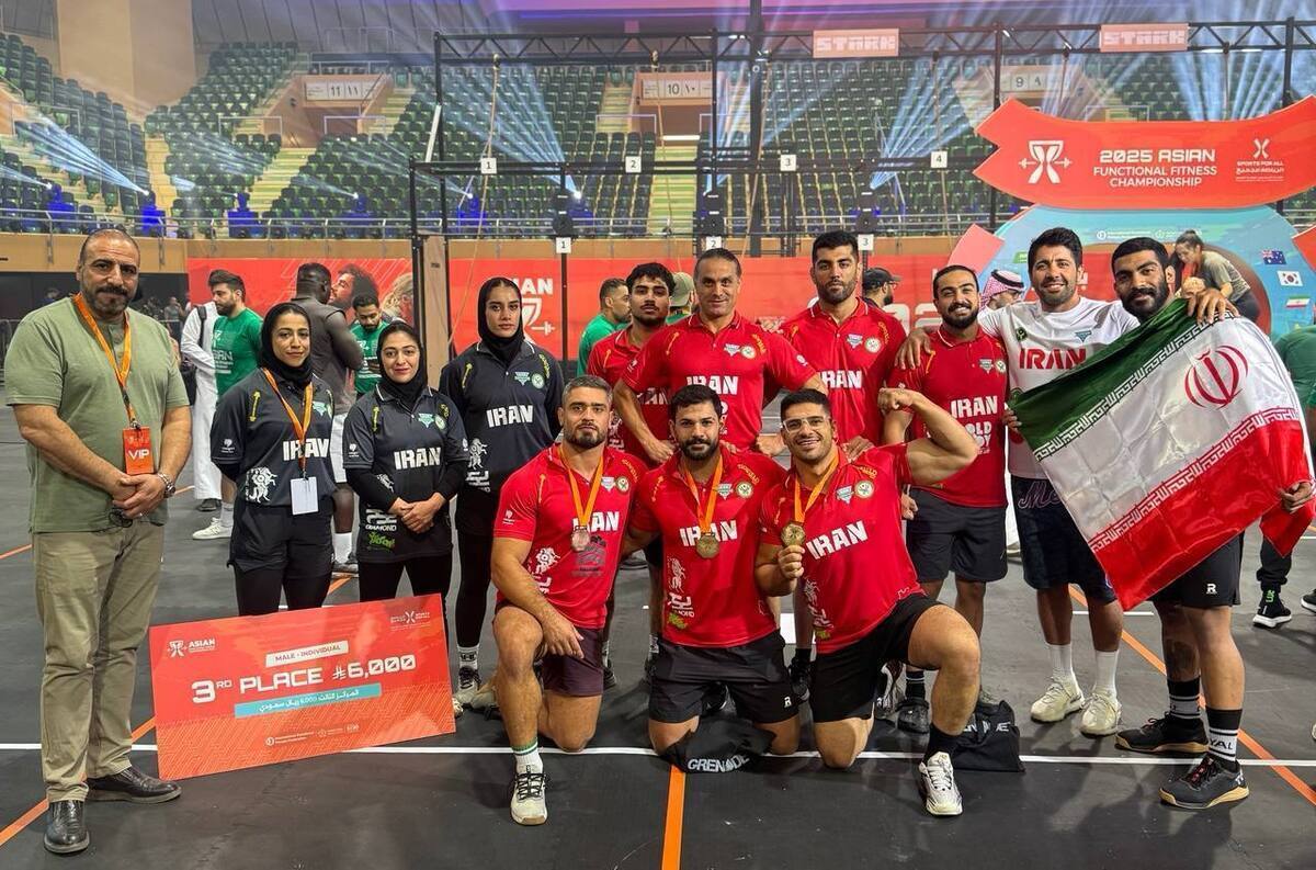 ذهبية الفرق الثنائية وبرونزية الفردي على صدر الرجال الإيرانيين