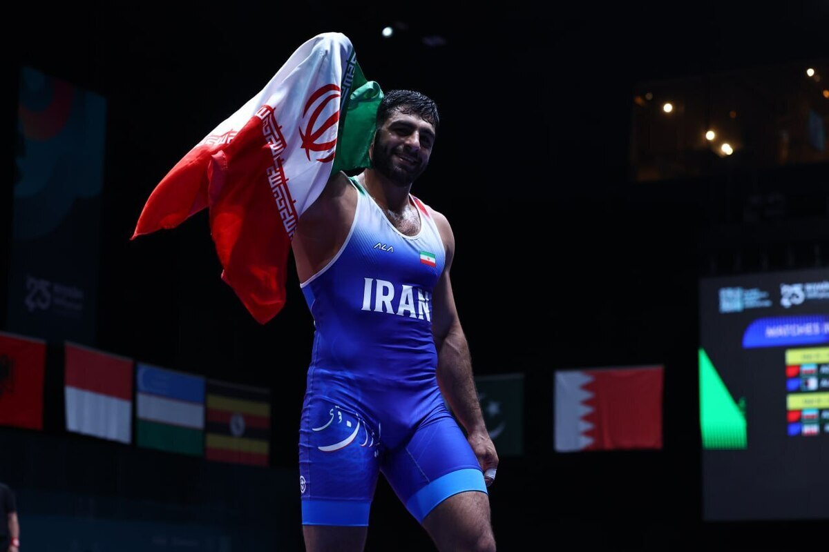 المصارع الإيراني