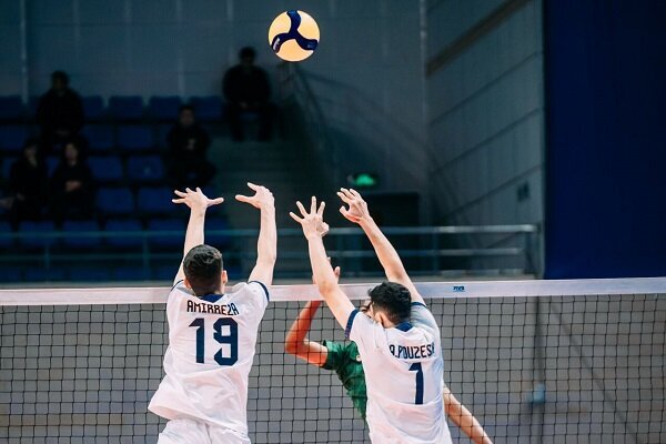 كرة الطائرة الطلابية: تأهل الطلبة الإيرانيين لنصف النهائي وخسارة الفتيات بفارق ضئيل أمام البرازيل