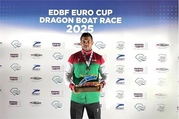 المنتخب الإيراني يفوز بتوج بالذهبية في مسابقات قوارب التنين في دبي المنتخب الإيراني يفوز بتوج بالذهبية في مسابقات قوارب التنين في دبي