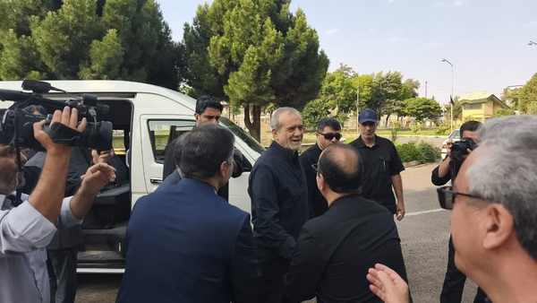 الرئيس الايراني: لا قوة قادرة على تركيع شعنبا المتحد والمقاوم..سنرفع إيران الى ذروة العلم والمعرفة