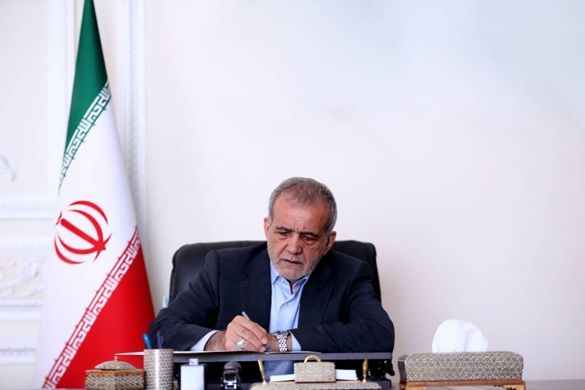 الرئيس الإيراني يعزي بوفاة الأستاذ فرشتشيان الرئيس الإيراني يعزي بوفاة الأستاذ فرشتشيان