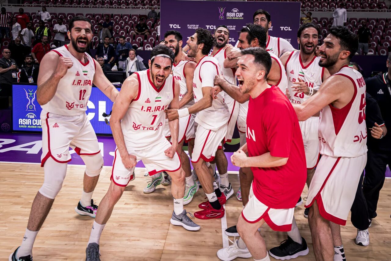 منتخب السلة الإيراني يتأهل إلى نصف نهائي كأس آسيا بفوز دراماتيكي على تايوان منتخب السلة الإيراني يتأهل إلى نصف نهائي كأس آسيا بفوز دراماتيكي على تايوان