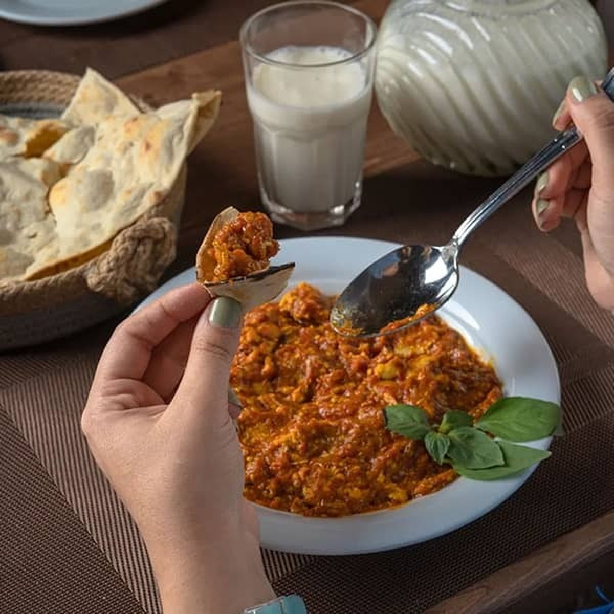 ميرزا قاسمي: طبق بسيط سكن القلوب