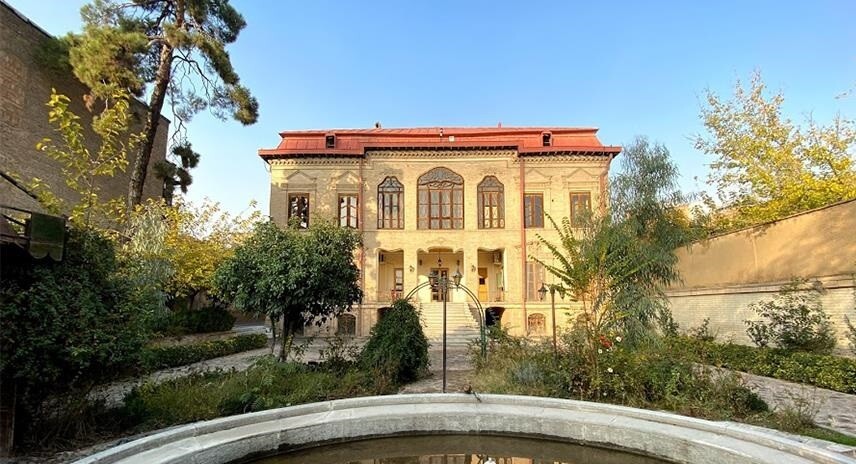 قصور القاجار في طهران؛ مرايا من التاريخ، عمارة وفخامة شرقية