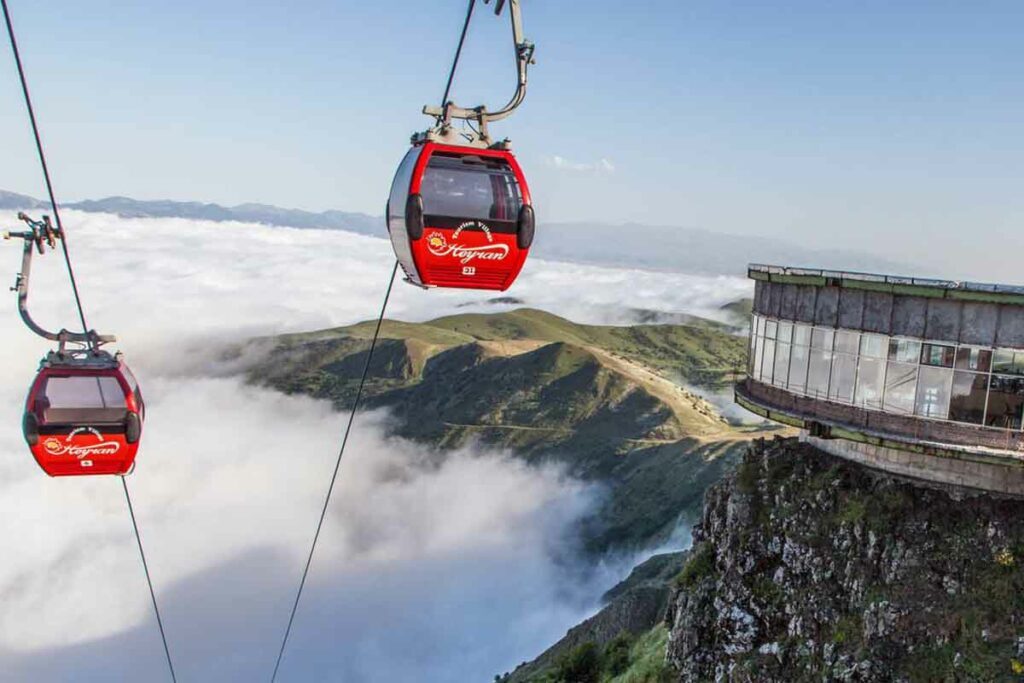 تلفريكات إيران؛ مناظر جوية للجبال والغابات والبحر