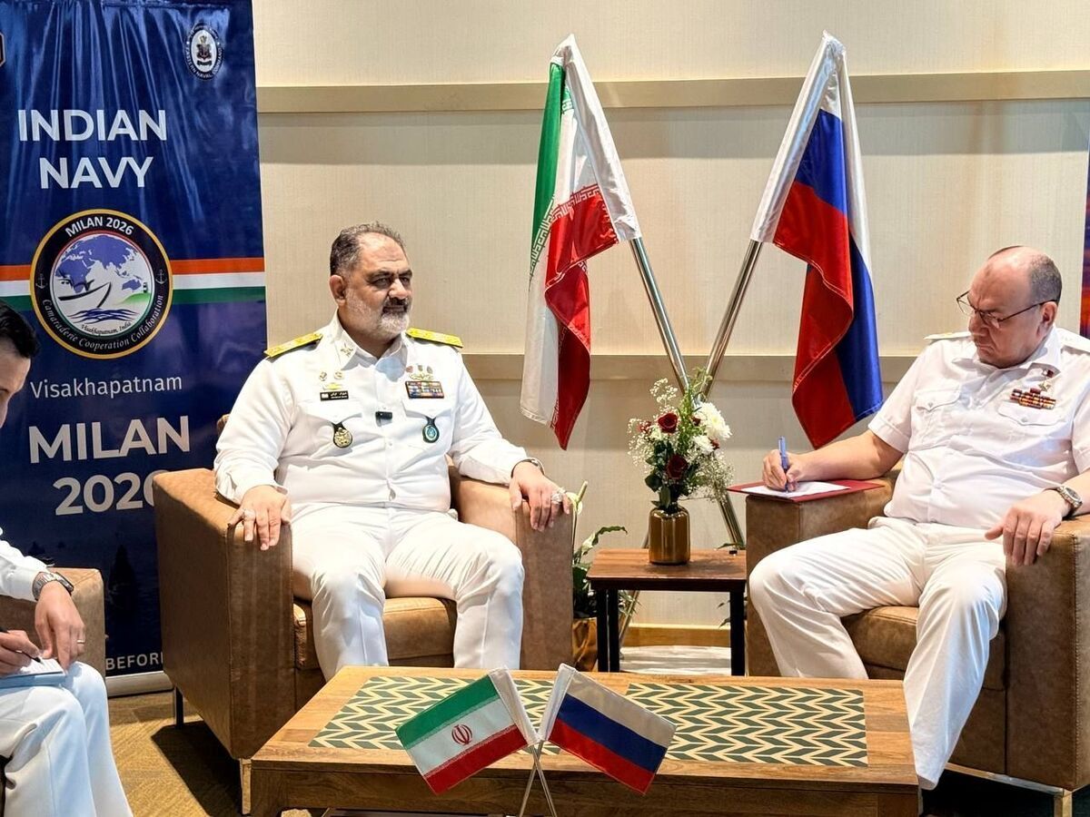 إيراني يبحث تعزيز التعاون البحري مع قادة عدة دول على هامش «ميلان 2026» إيراني يبحث تعزيز التعاون البحري مع قادة عدة دول على هامش «ميلان 2026»