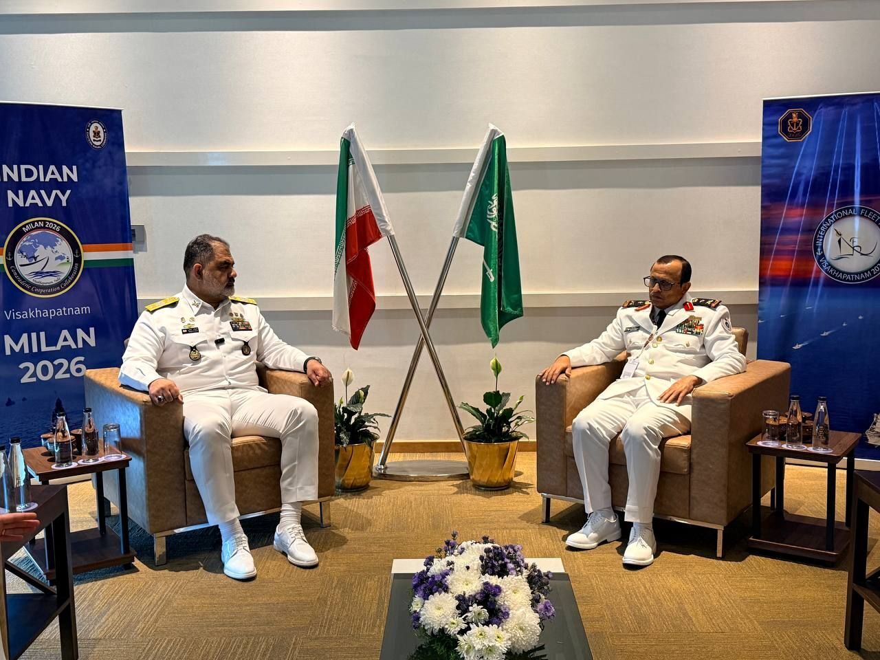 إيراني يبحث تعزيز التعاون البحري مع قادة عدة دول على هامش «ميلان 2026» إيراني يبحث تعزيز التعاون البحري مع قادة عدة دول على هامش «ميلان 2026»