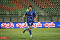 لاعب وسط نادي استقلال 