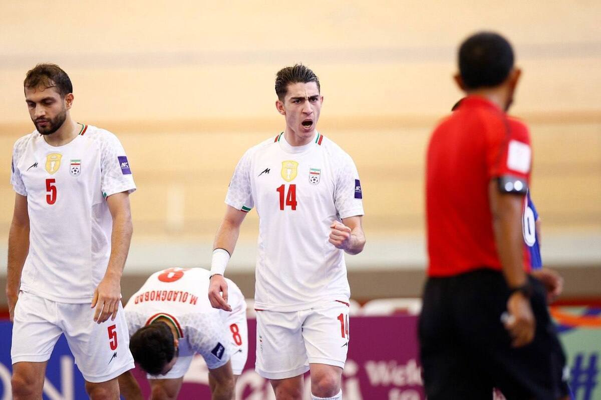 إيران بالقميص الأبيض في نهائي كرة الصالات الآسيوية