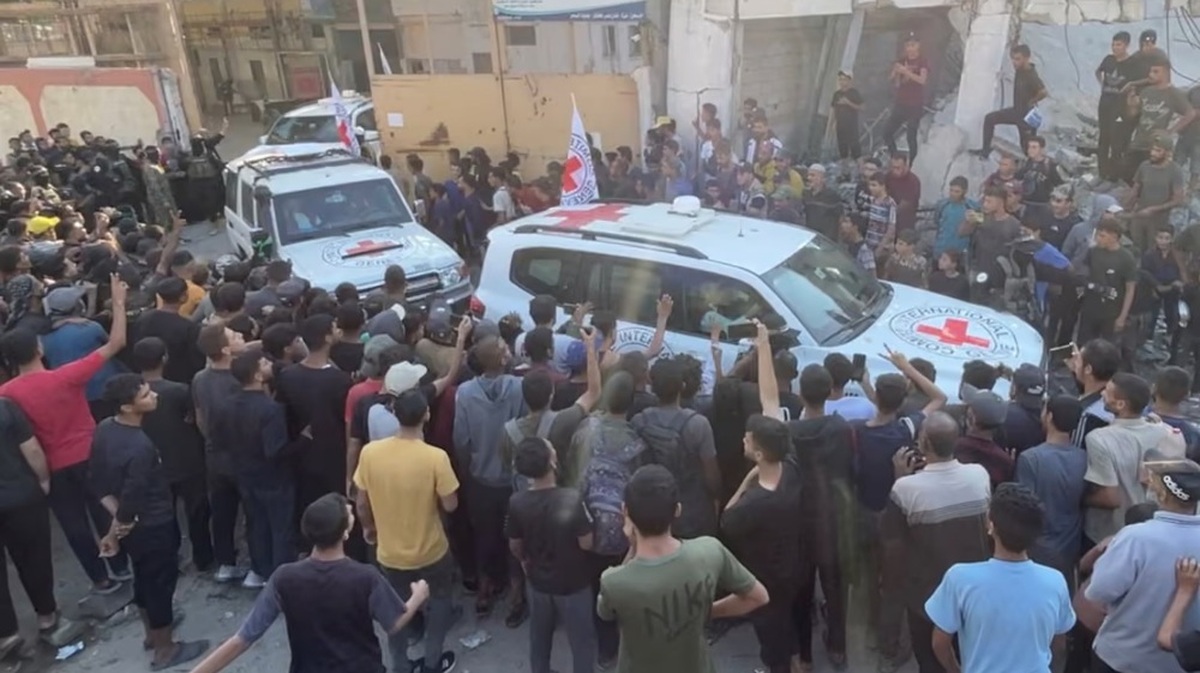 Hamas hands first seven Israeli captives to Red Cross in Gaza Strip