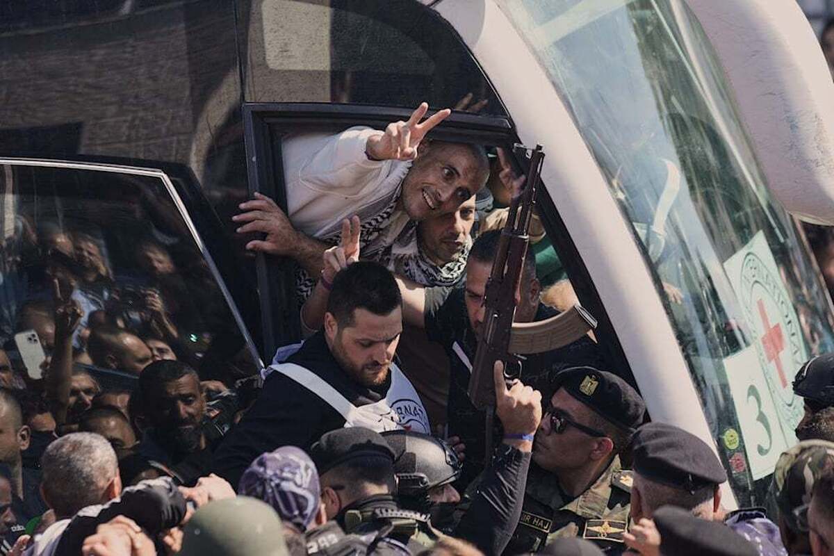 2K Palestinian detainees freed, defy occupation with mass welcome