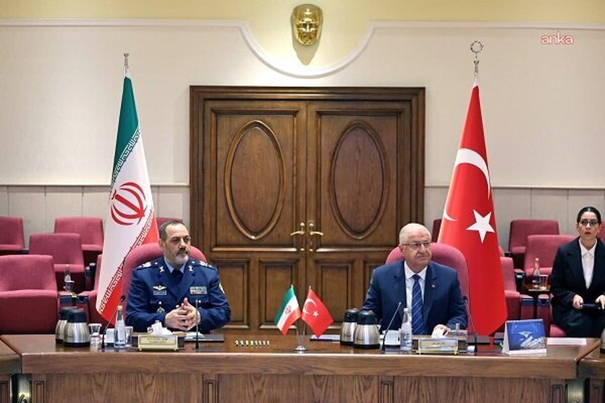Iranian, Turkish defense ministers discuss cooperation