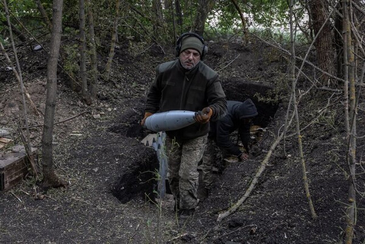 Russian military: More than 10,000 Ukrainian troops encircled