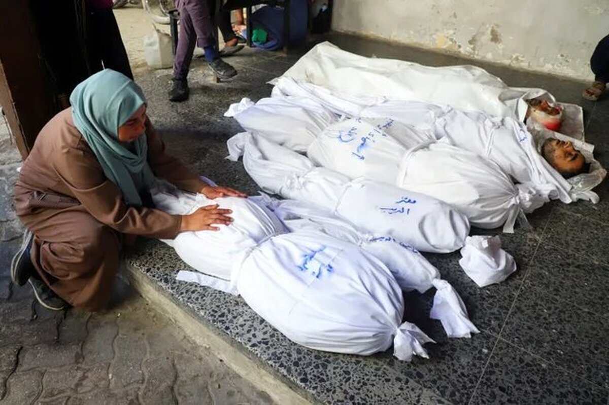 100 poets from around the world protest against the killing of poets, mothers and children in war