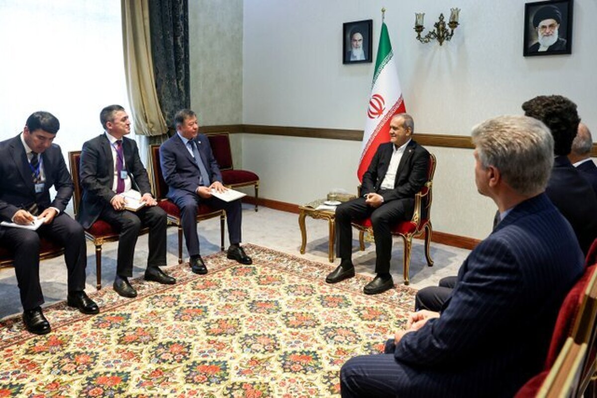 Pezeshkian: We Can Have a Common Currency in the Region to Help Economic Development