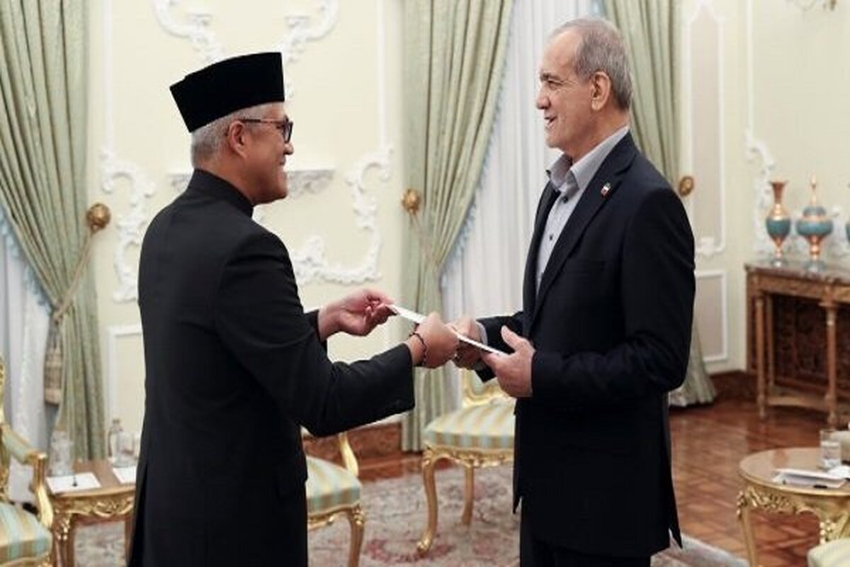 Pezeshkian calls for enhanced Islamic unity to confront foes