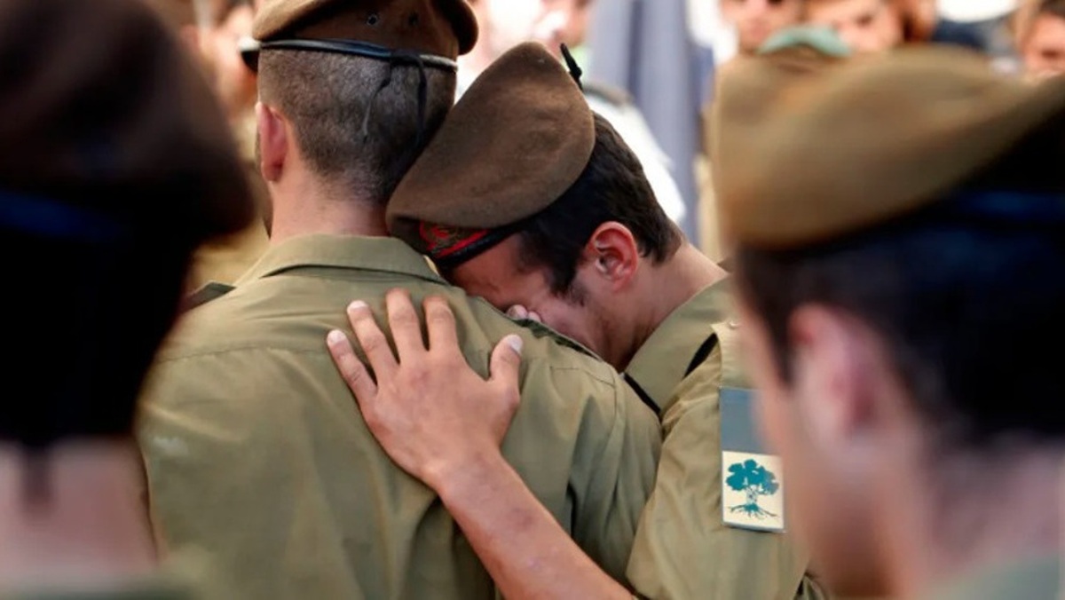 Report: Israeli army faces deepening manpower crisis as hundreds seek early retirement