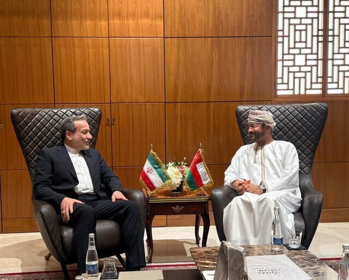 Iranian and Omani Foreign Ministers Hold Consultations in Muscat