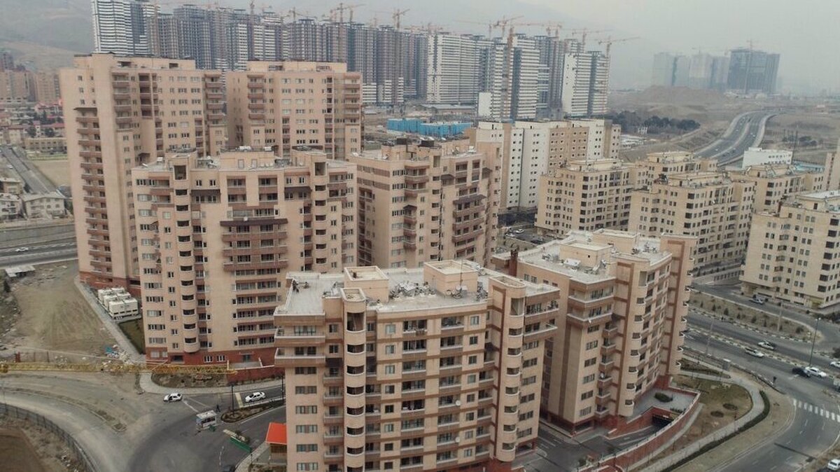 Iran to lease 10,000 homes in new public housing initiative