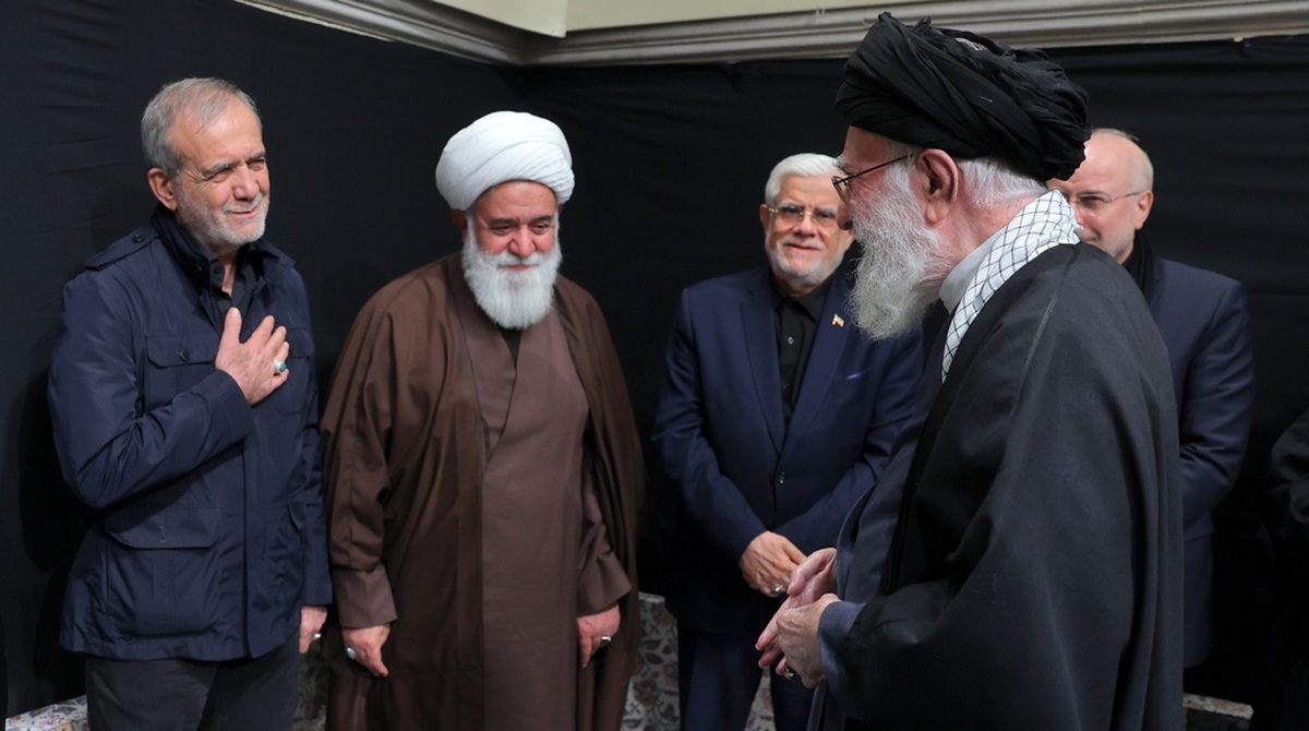 Iran’s president thanks Leader for supporting his government, vows to pursue path of progress