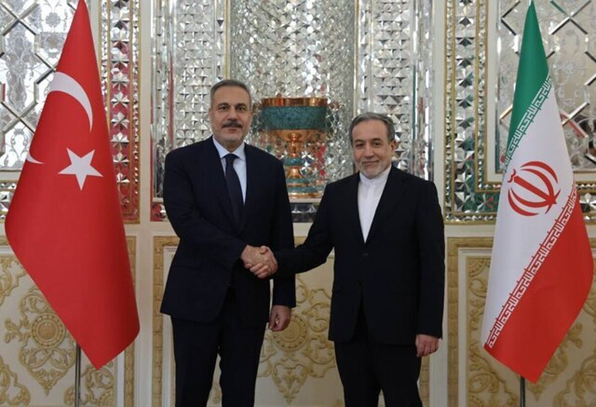 Iranian Foreign Minister Araghchi Welcomes Turkish counterpart in Tehran