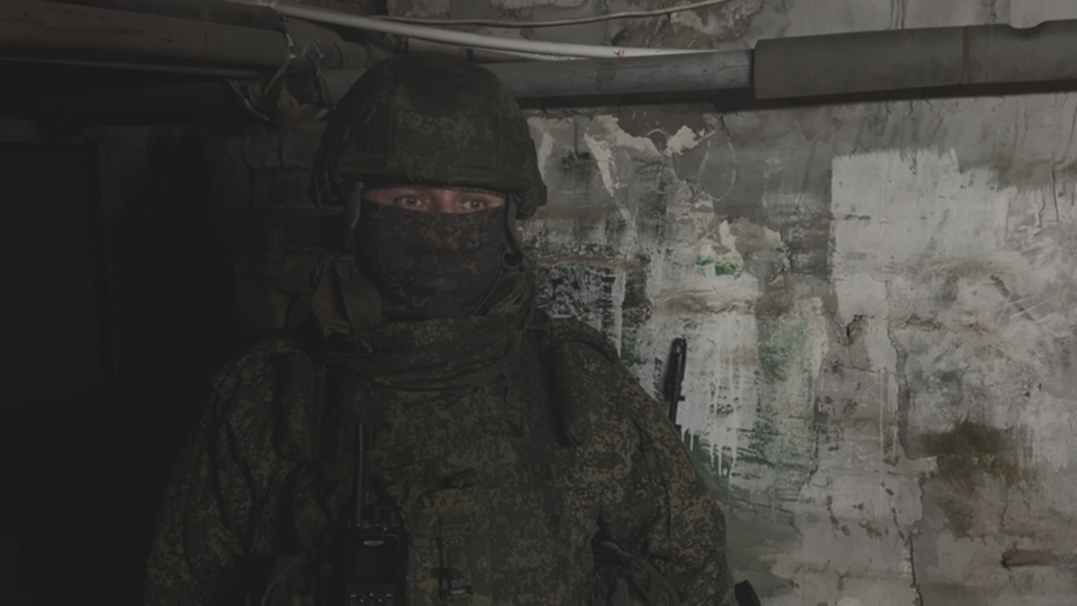 Russian commander details advances in key Ukrainian city
