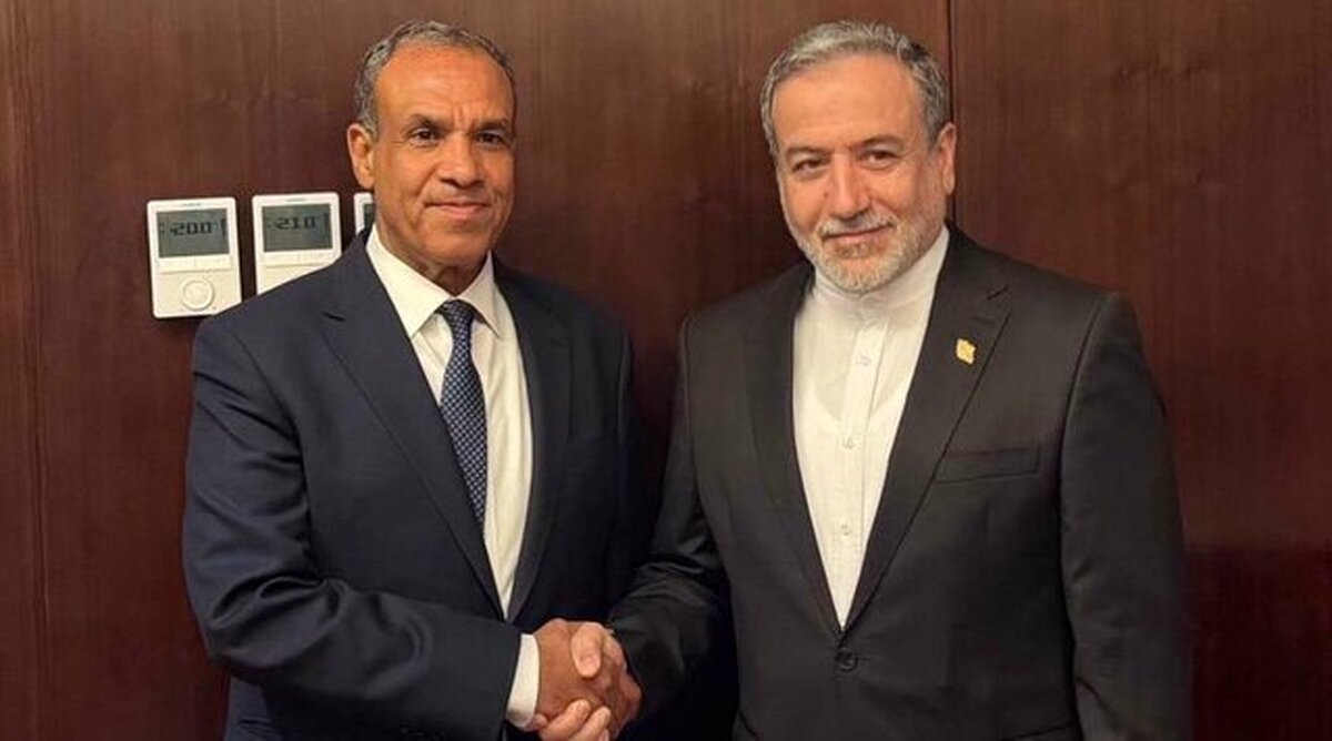 Iran, Egypt FMs say continued consultations key to maintaining regional stability