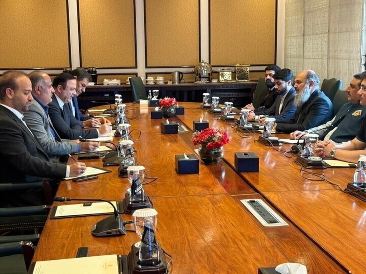 Iran, Pakistan discuss linking economic corridor to Europe
