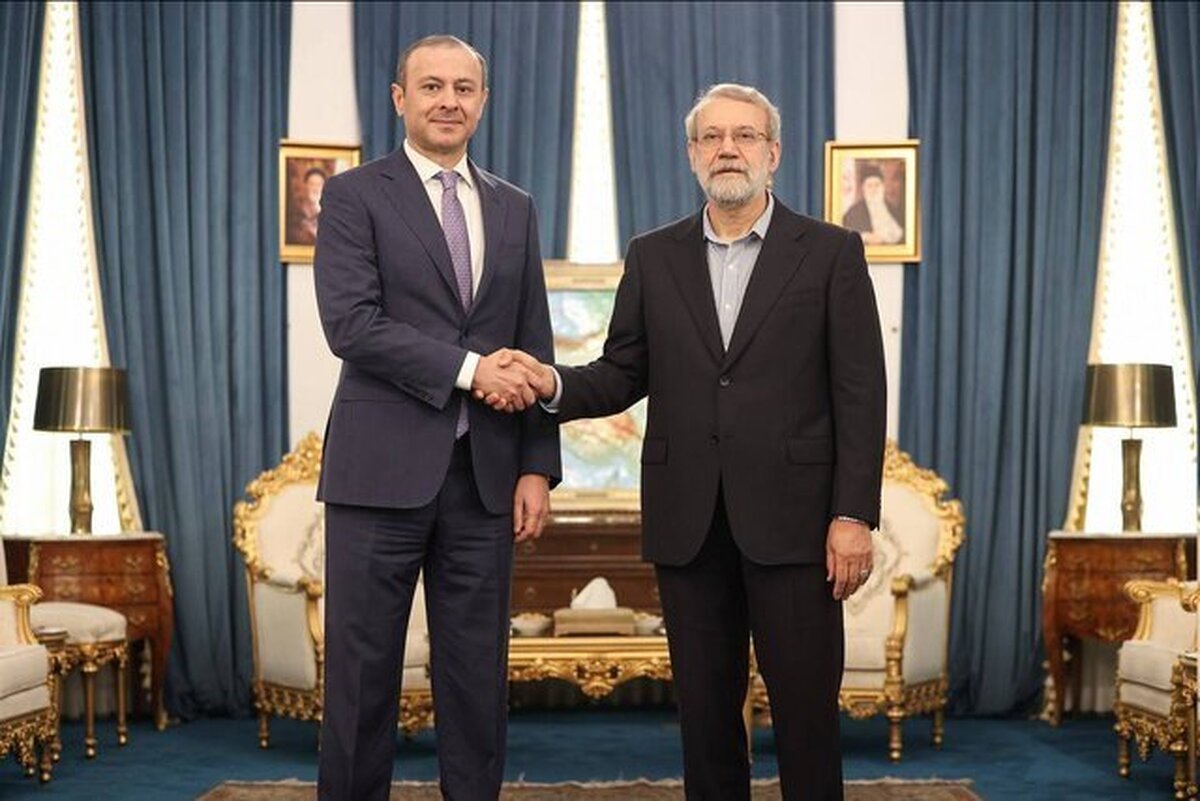 Iran, Armenia top security officials hold key meeting