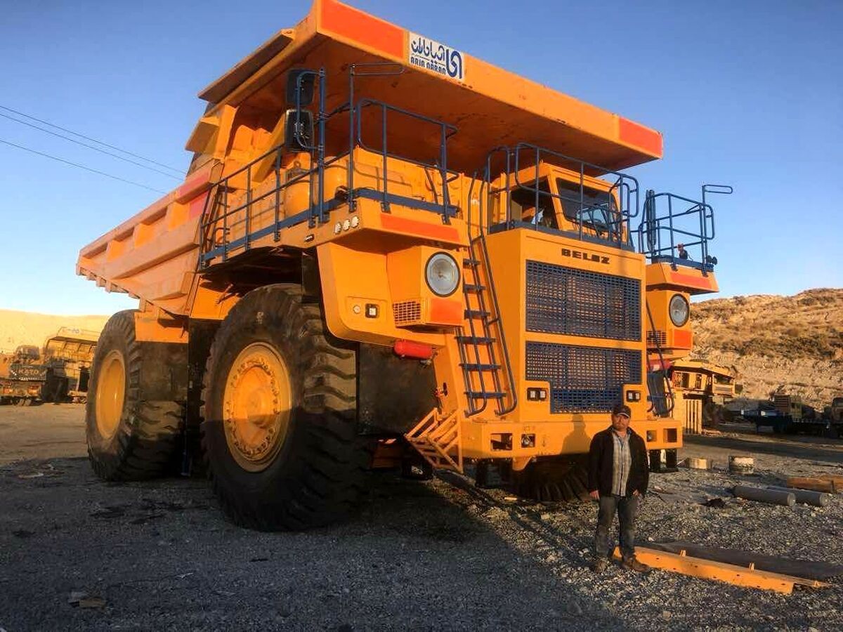 Iran unveils home-made 150-mt dump truck despite sanctions