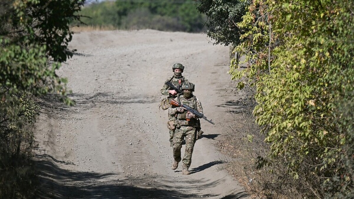 Russian MoD: Russian troops advance on key Donbass town