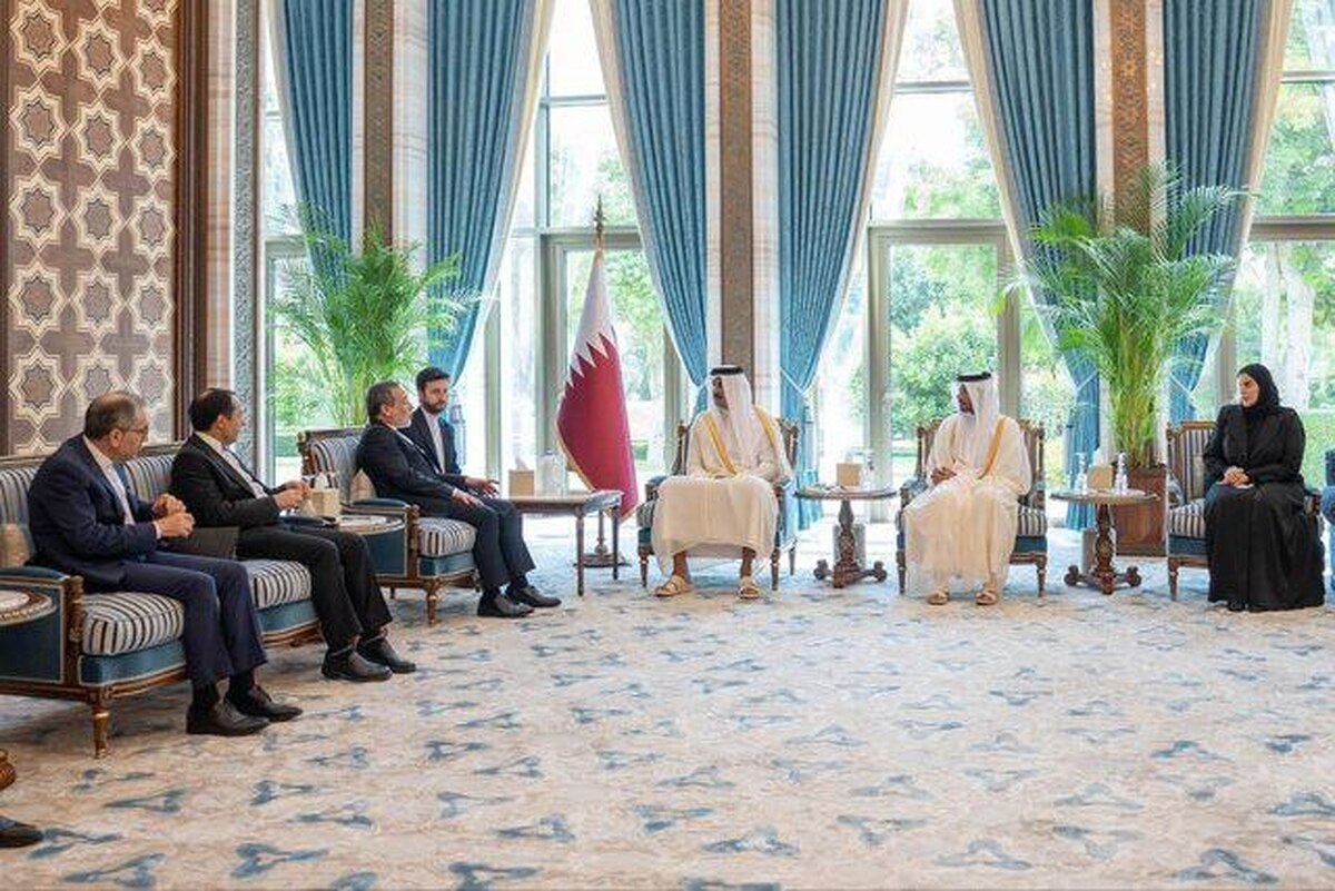 Araghchi Holds Talks with Qatari Emir on Regional and International Issues