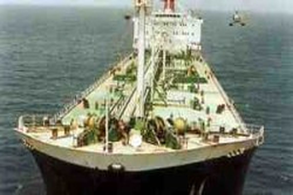 وزیر دارایی هند: واردات نفت ایران را متوقف نمی‌کنیم