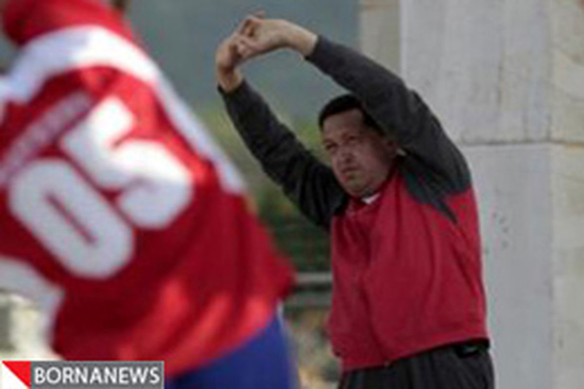 هوگو چاوز در حال تمرین ورزش پس از عمل جراحی سرطان+ عکس