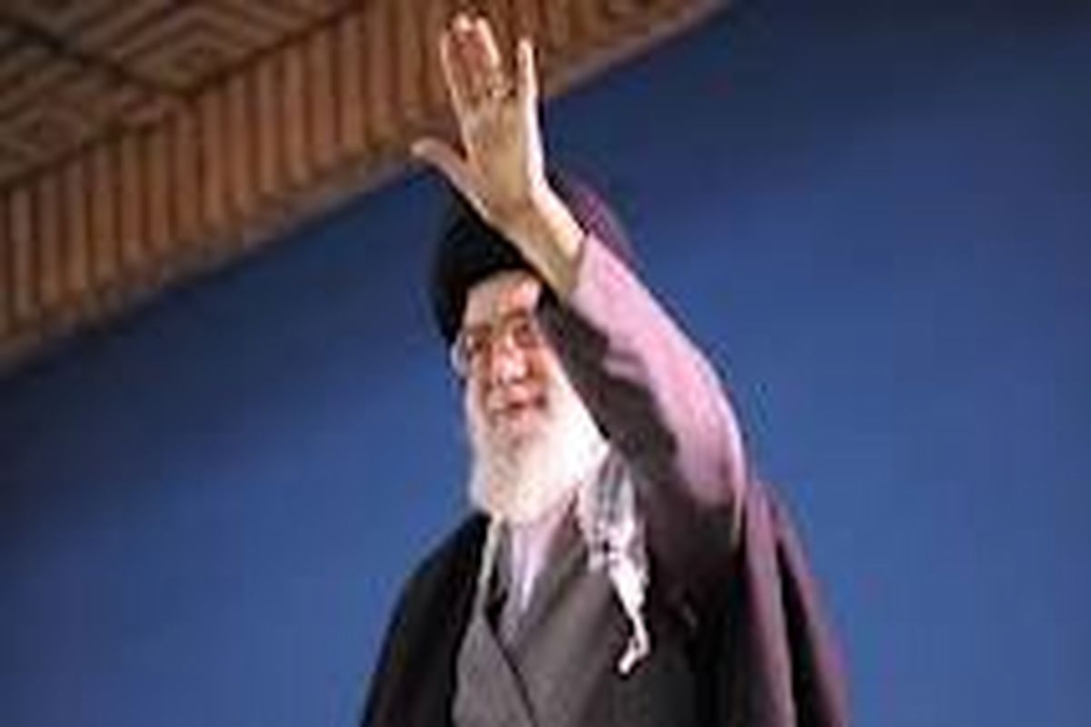 رهبر معظم انقلاب اسلامی وارد ورزشگاه تختی بجنورد شدند
