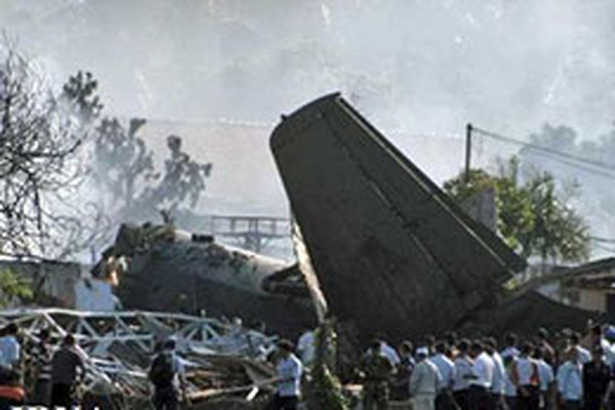 سقوط هواپیمای نظامی یمن ۱۰کشته به همراه داشت