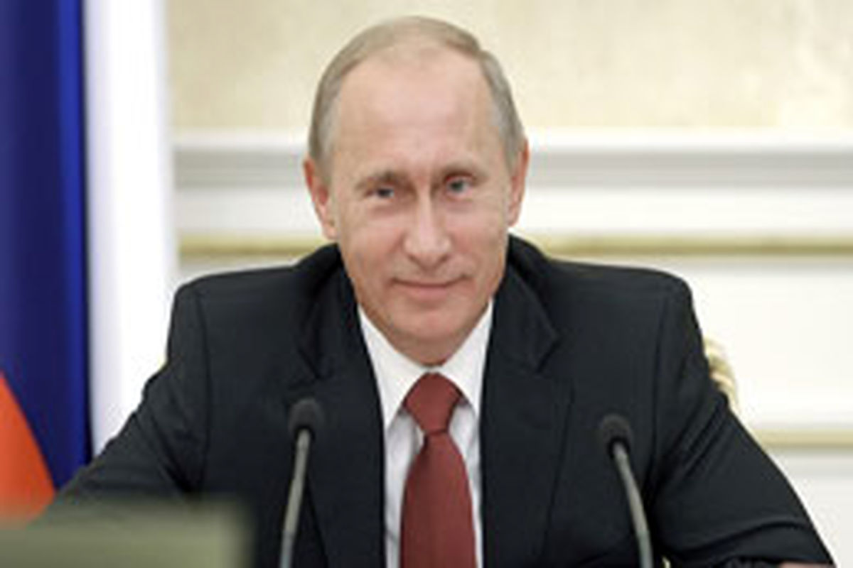 سخنرانی پوتین در اجلاس اپک همزمان با سالروز تولد ۶۱ سالگی‌اش