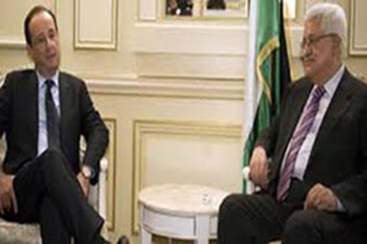 رئیس‌جمهور فرانسه با محمود عباس در رام‌الله دیدار کرد