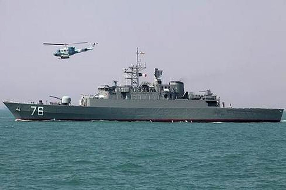 نیروی دریایی ارتش یک فروند کشتی تجاری فیلیپینی را نجات داد