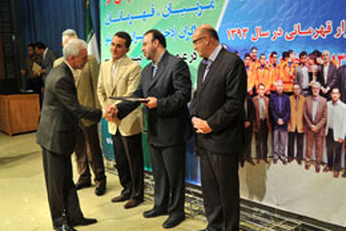 مراسم تجلیل از شناگران هیات شنای خراسان رضوی برگزار شد