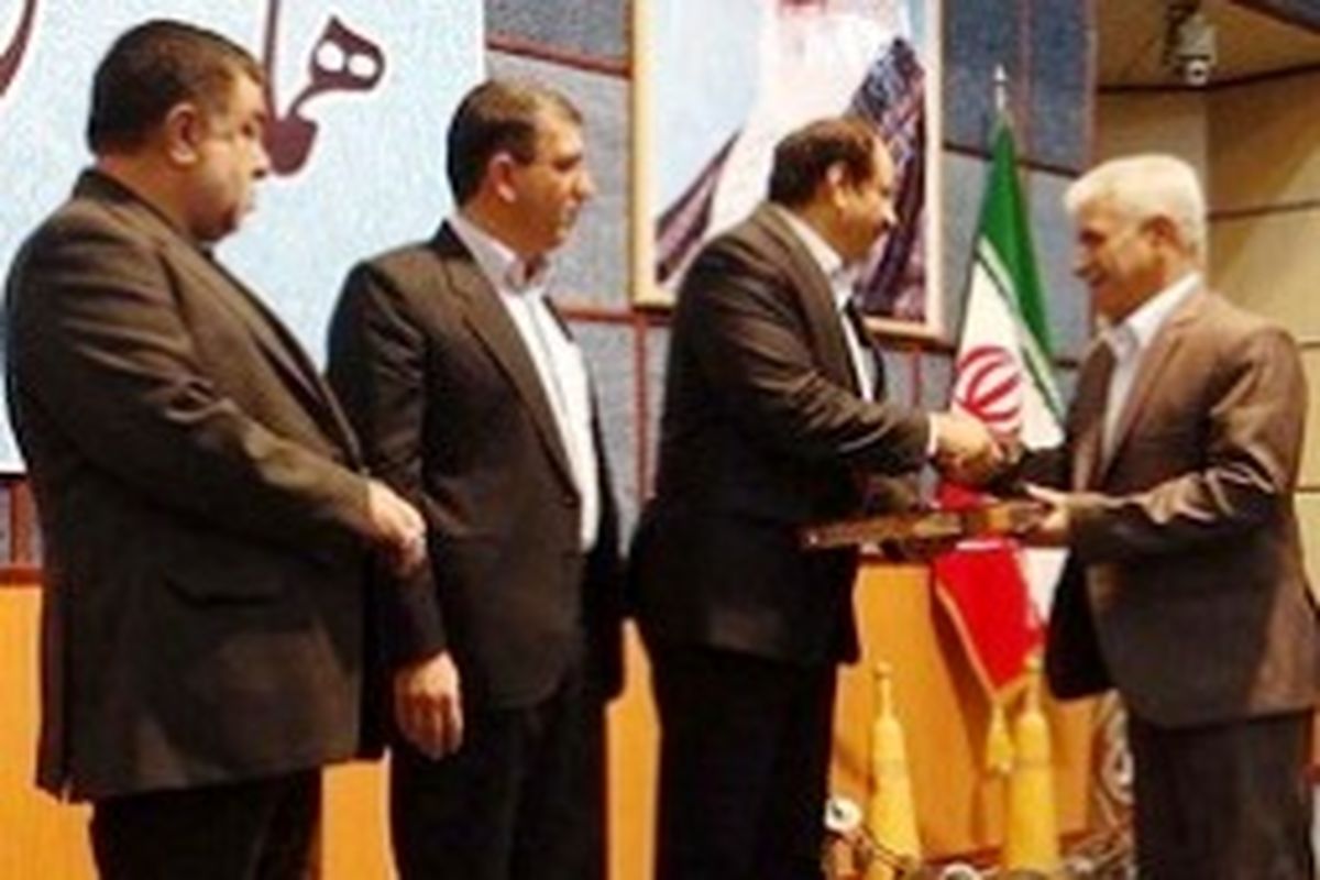 تجلیل از قهرمانان ورزش باعث ایجاد انگیزه جوانان می شود