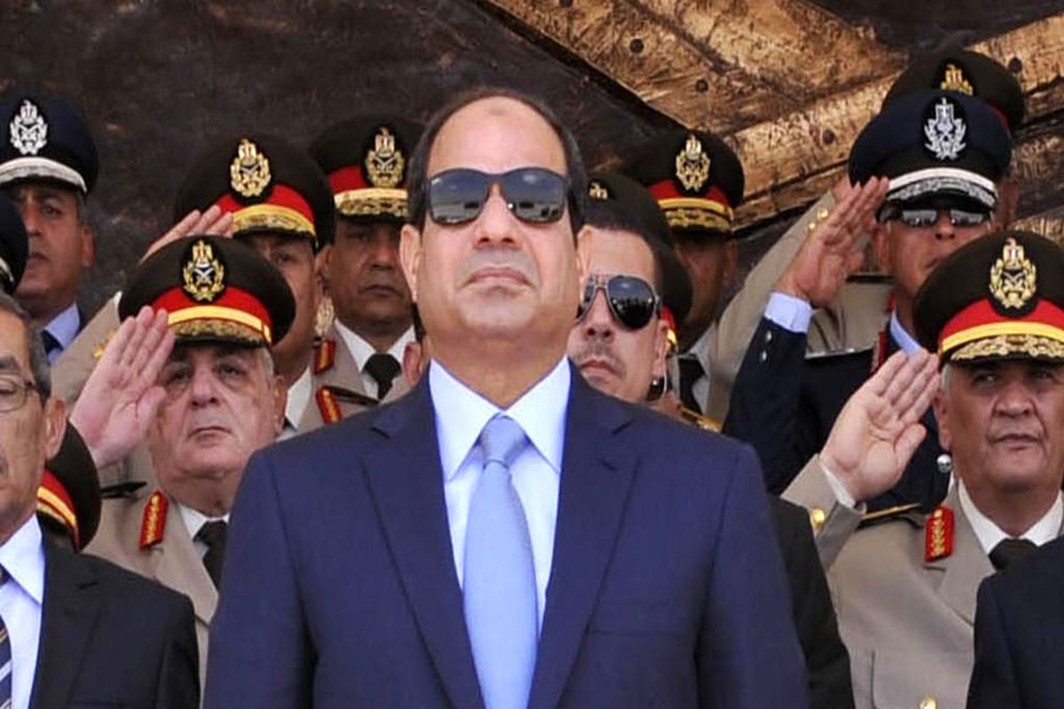 قصد سه افسر مصری برای انفجار هواپیمای حامل السیسی