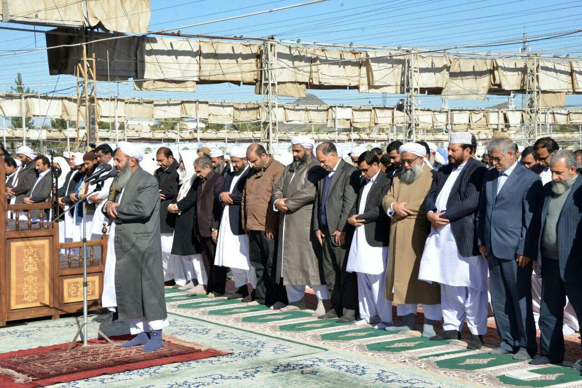حضور استاندار سیستان و بلوچستان در نماز جمعه وحدت بخش  اهل سنت