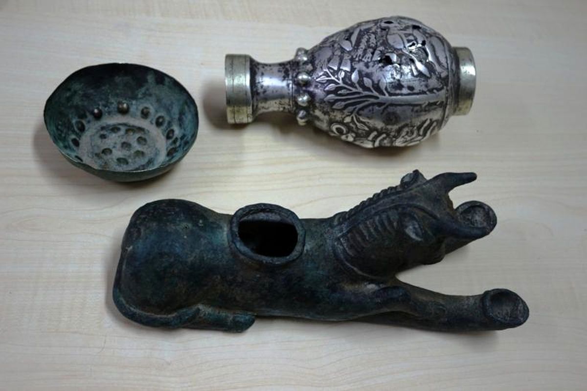 کشف اشیاء باستانی توسط مرزداران هنگ مرزی