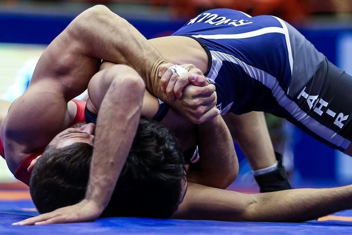 فینالیست‌های کشتی آزاد مشخص شدند/ شکست جوکار مقابل بیات با ضربه فنی